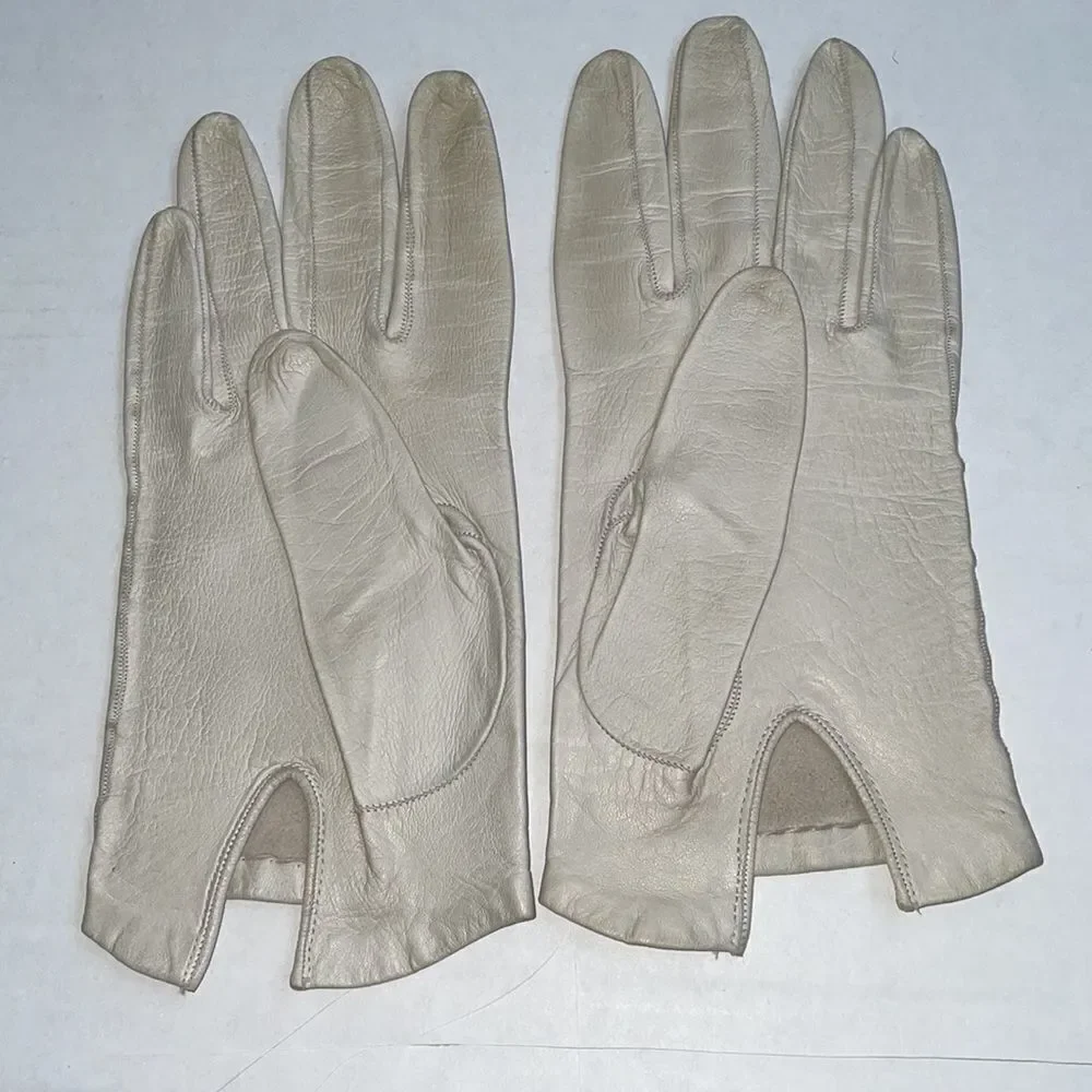 ‎Vtg light gray leather gloves